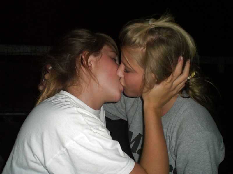Misc Amat Kissing Girls #875935