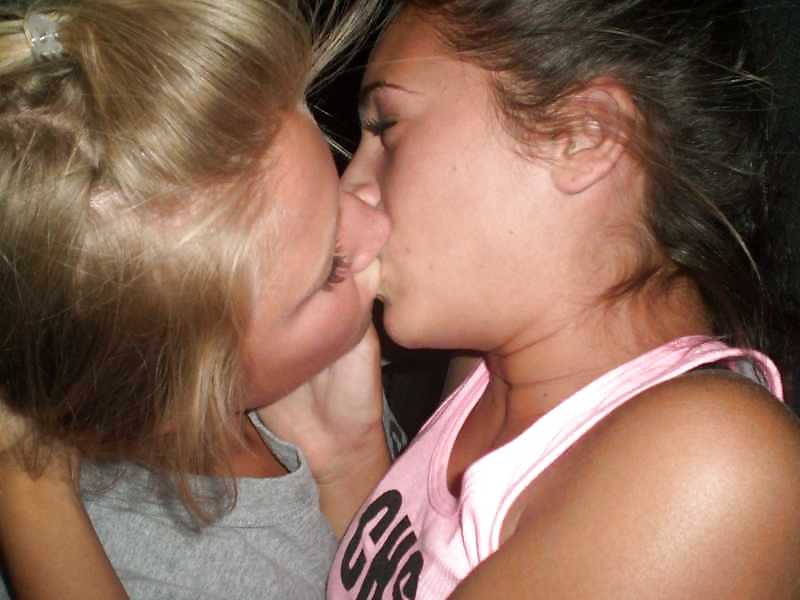 Misc Amat Kissing Girls #875953