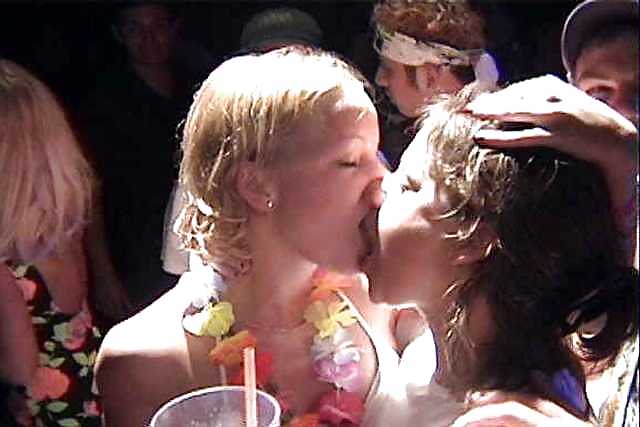 Misc Amat Kissing Girls #875965
