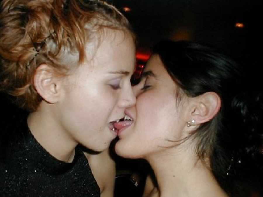 Misc Amat Kissing Girls #876094