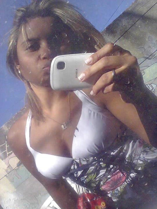 Facebook luana gondra 2
 #12038042