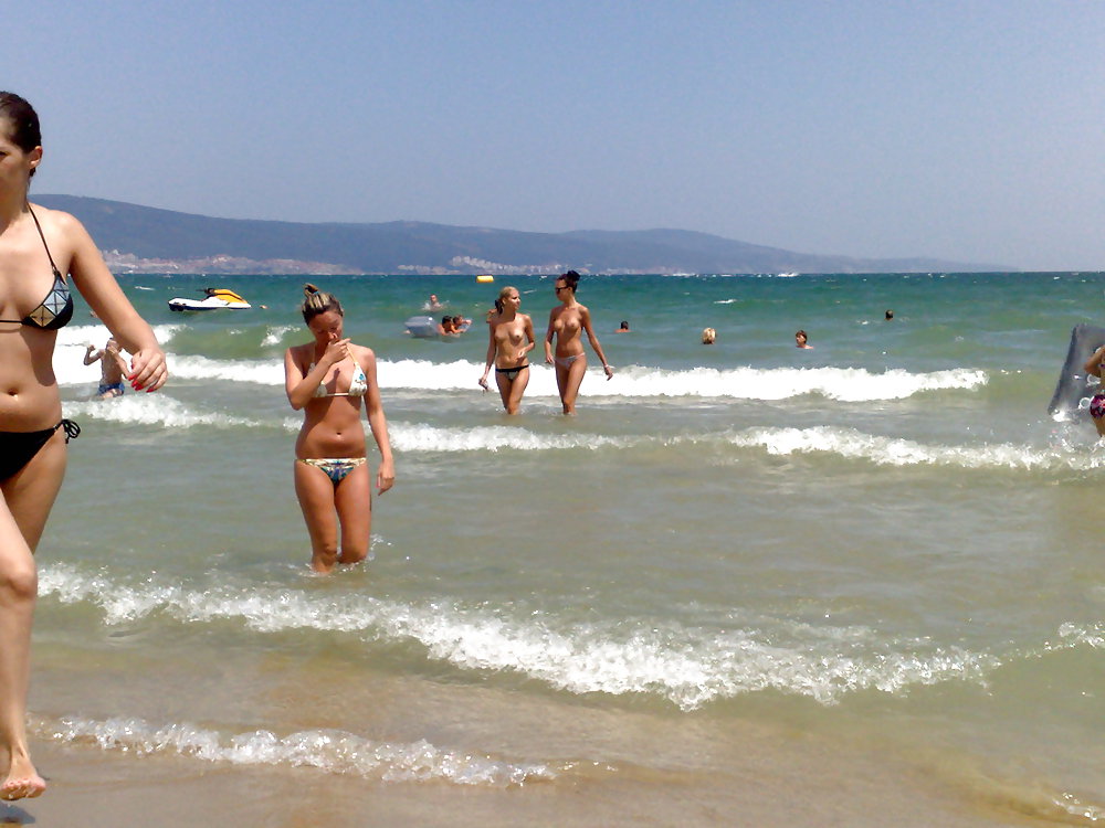 Chicas de playa búlgaras del mar negro - xiv
 #19443748