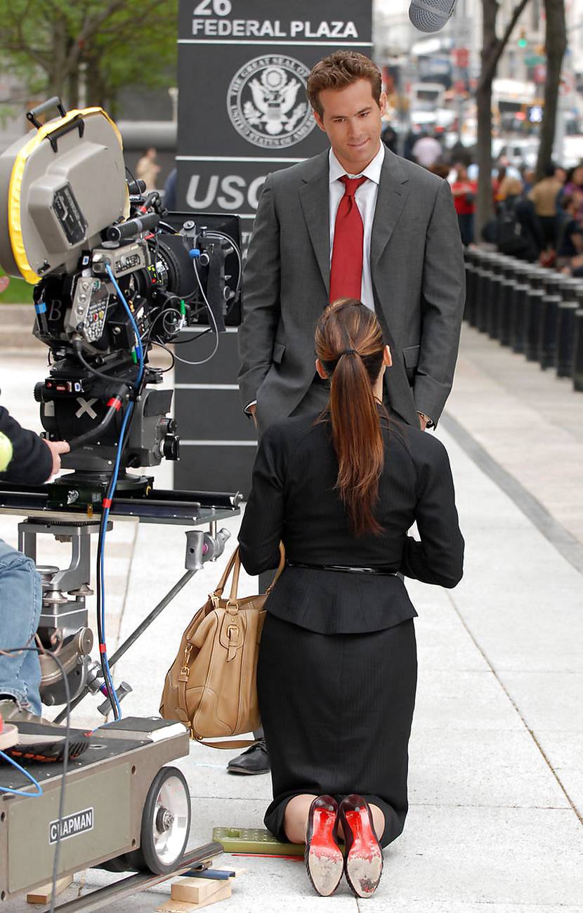 Sandra Bullock Proposes To Ryan Reynolds #20119815