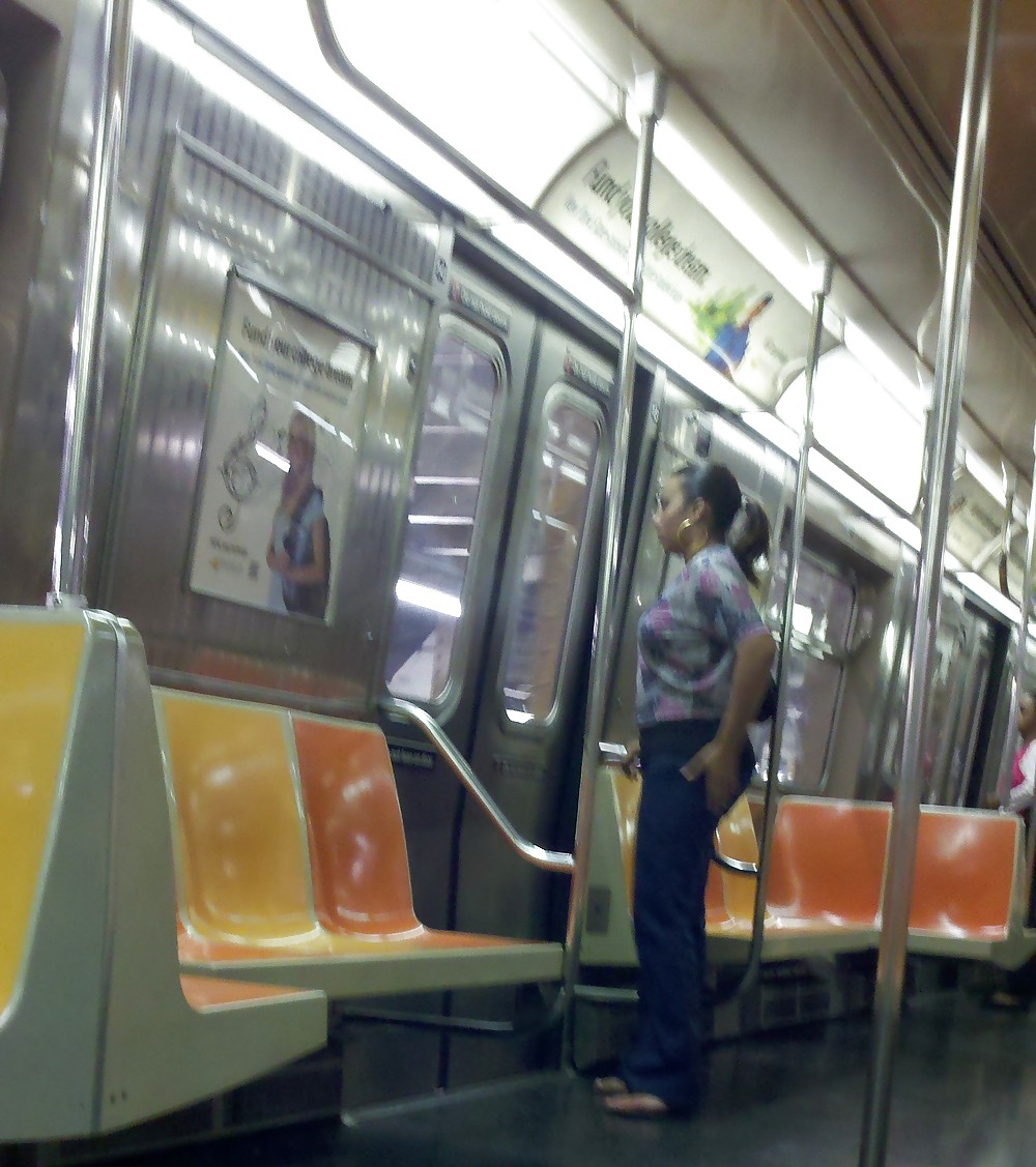 ニューヨークの地下鉄の女の子12 - 黒のレディー・ガガ
 #5789039