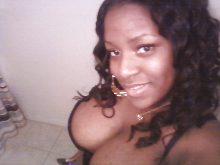 黒髪の巨乳美女たち from,smutdates.com
 #6002013