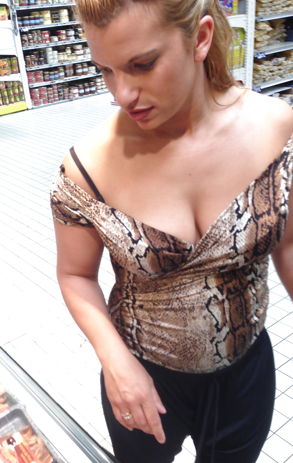 Voyeur - Shopping and sexy women #20141632