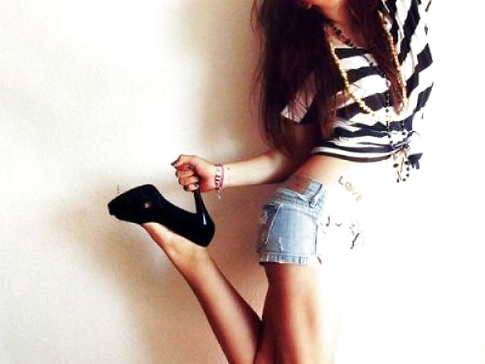 ¡Chicas calientes en daisy dukes!
 #5984983