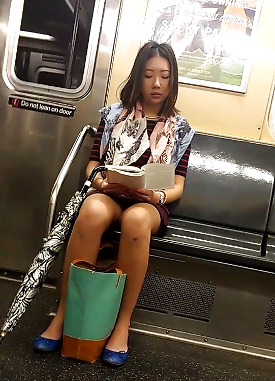 New York Subway Asiatische Mädchen Express-Linie #22394740