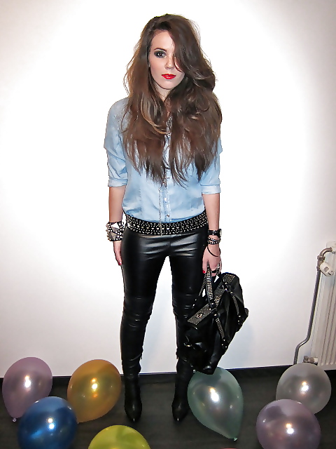 Tight Jeans #8801838