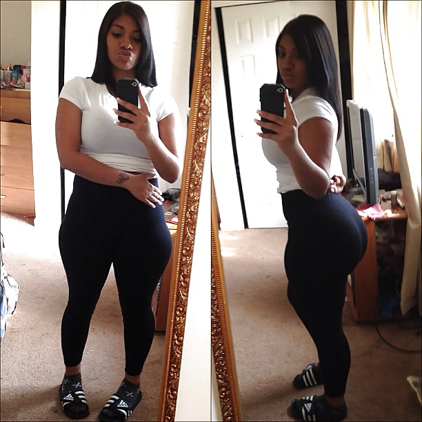 Pretty rounds in leggings
 #15694523