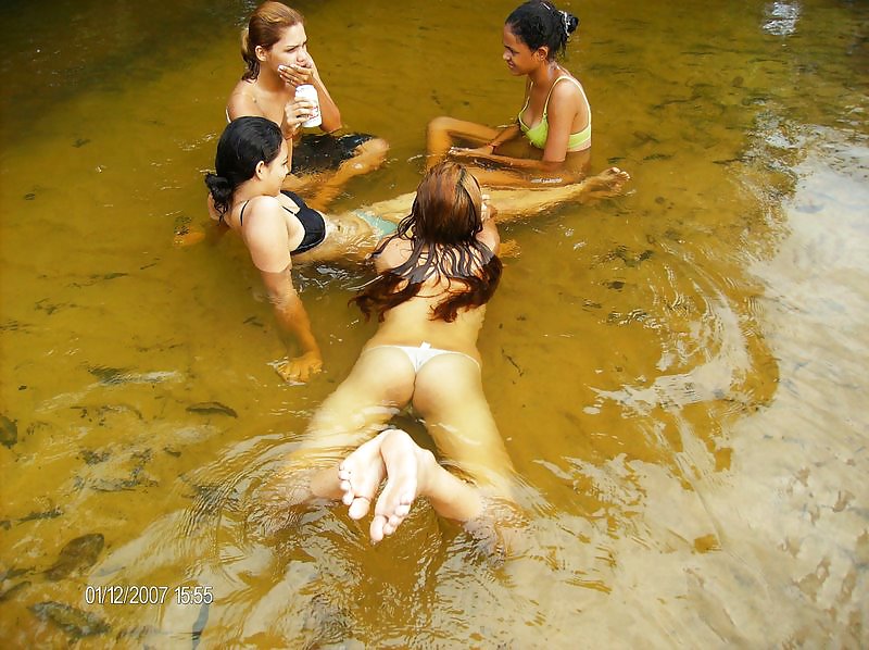 Banho de Rio - Brasil #12688547