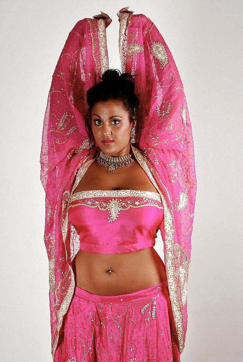 Nena india en sari
 #8812599