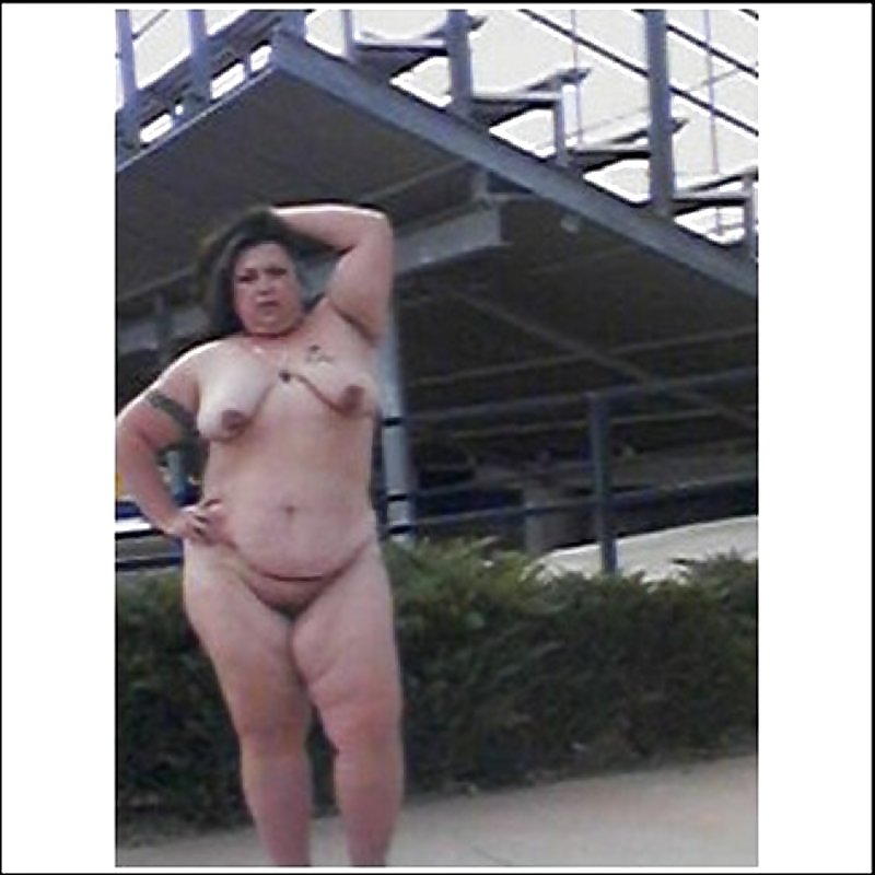 Showy naked #4420626