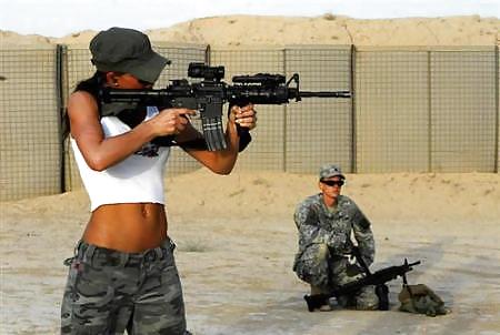 Donne militari
 #1141692