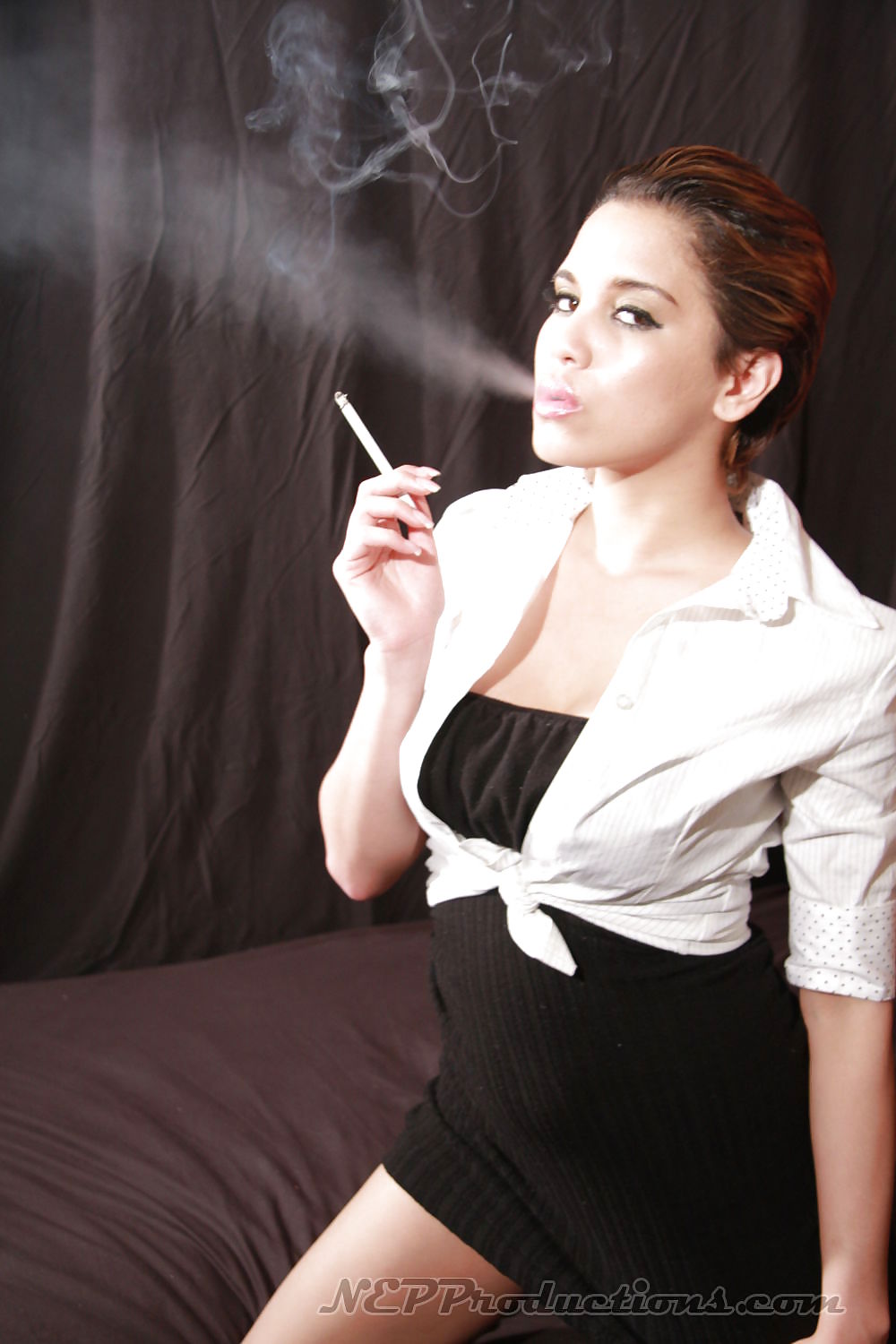 Renae Cruz - Smoking Fetish at Dragginladies #5636625