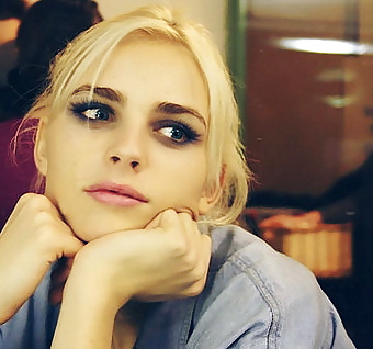 Beautiful Andrewgyne Model by TROC #10170966