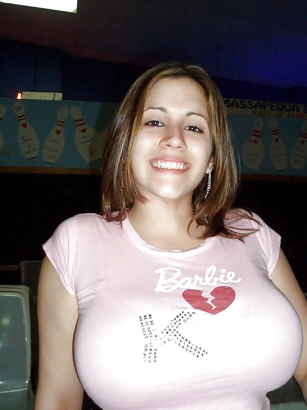 ¡¡Tetas grandes escondidas detrás de la ropa!! 
 #17540688