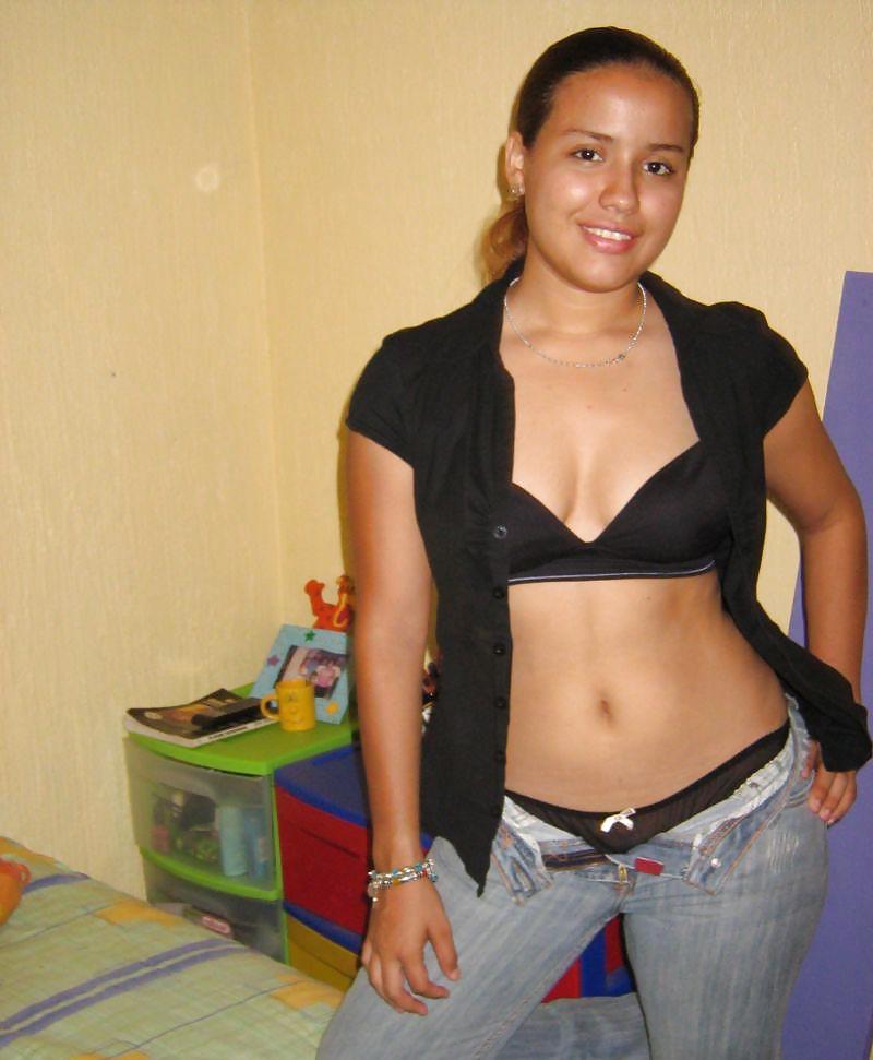 Caliente latina adolescente
 #7751303