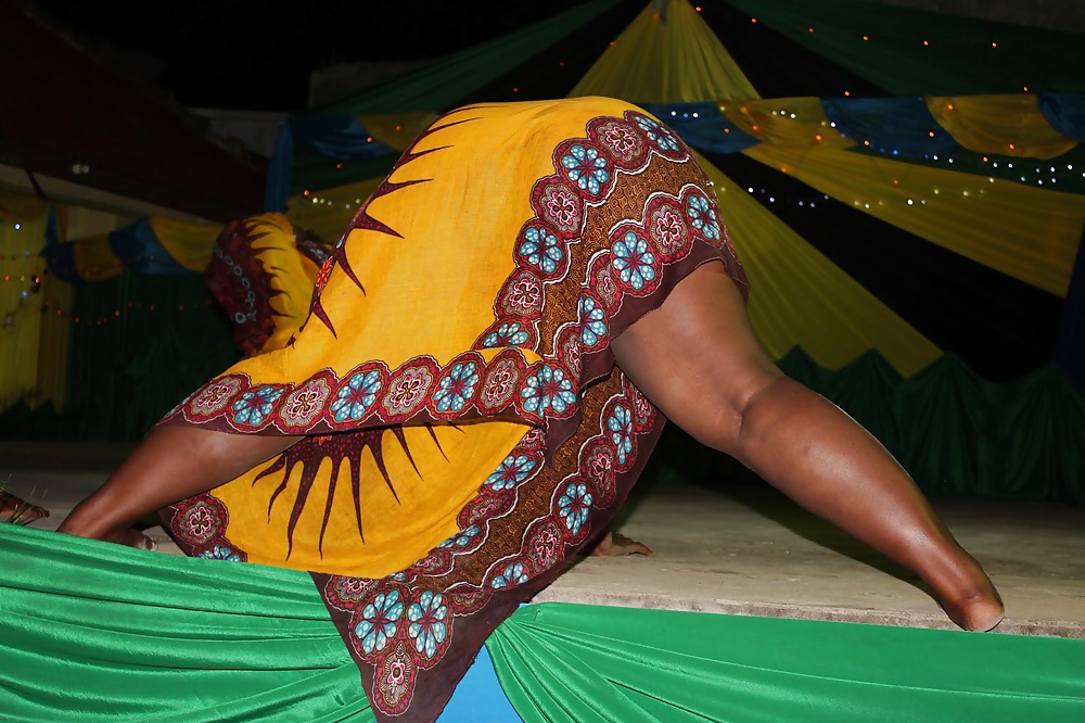 Tanzanie Filles De Danse étonnante #18834089