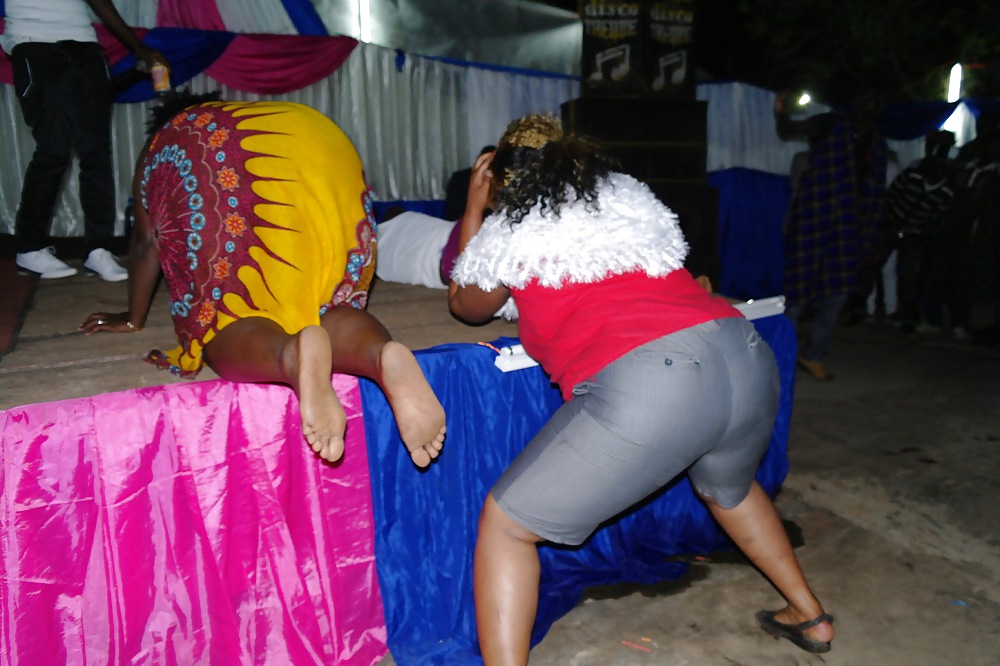 Tanzania stupefacente danza ragazze
 #18834182