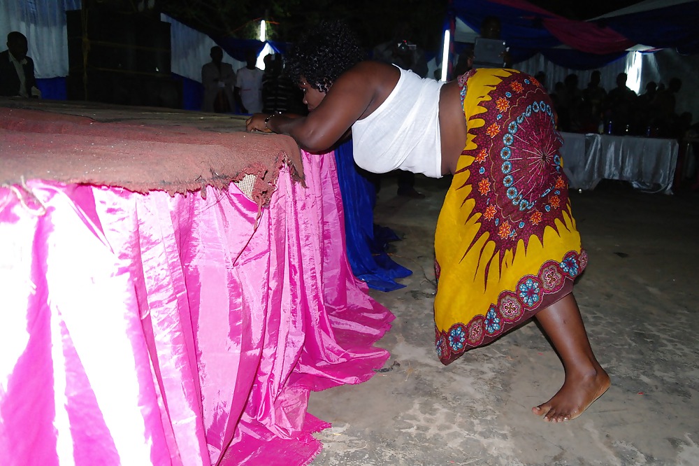 Tanzanie Filles De Danse étonnante #18834235