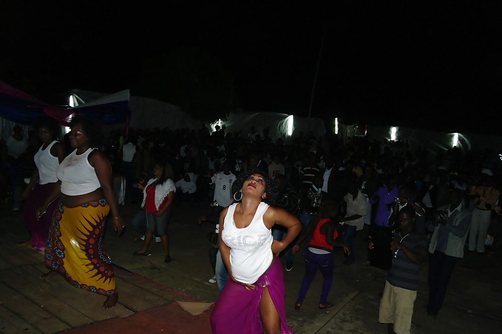 Tanzania Erstaunliche Tanzmädchen #18834271
