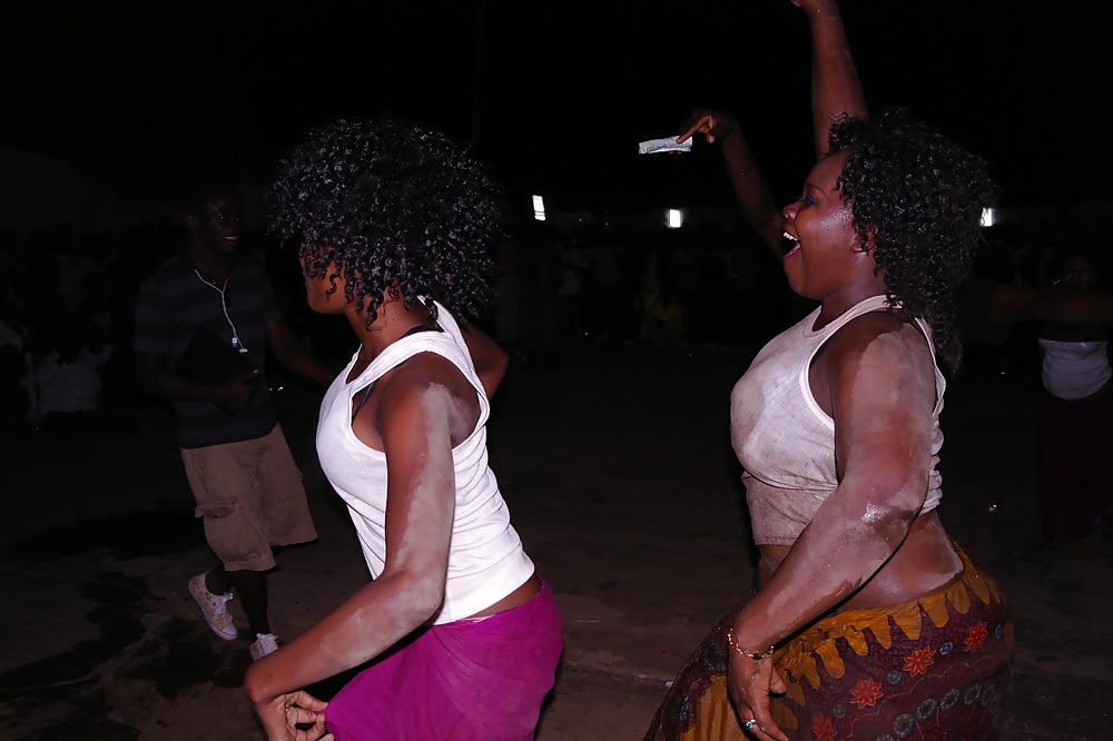 Tanzania Amazing Dance girls #18834360