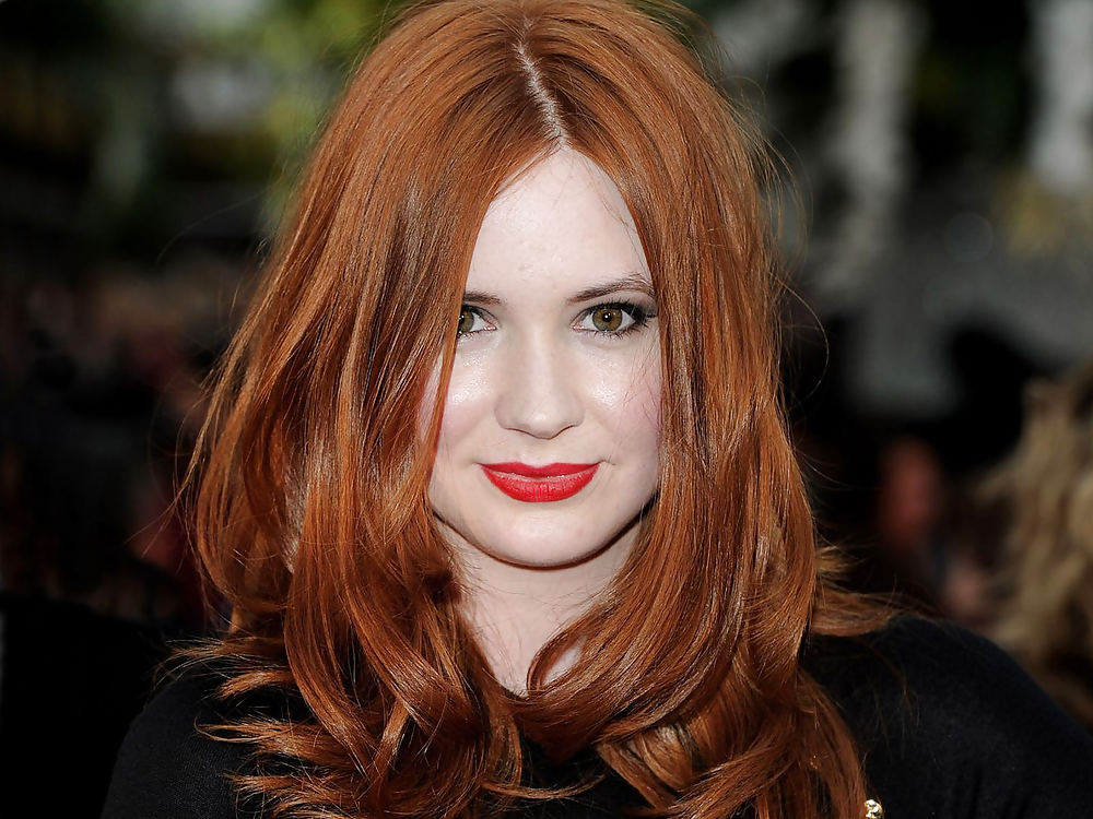 Karen gillan v nicola roberts
 #9489488