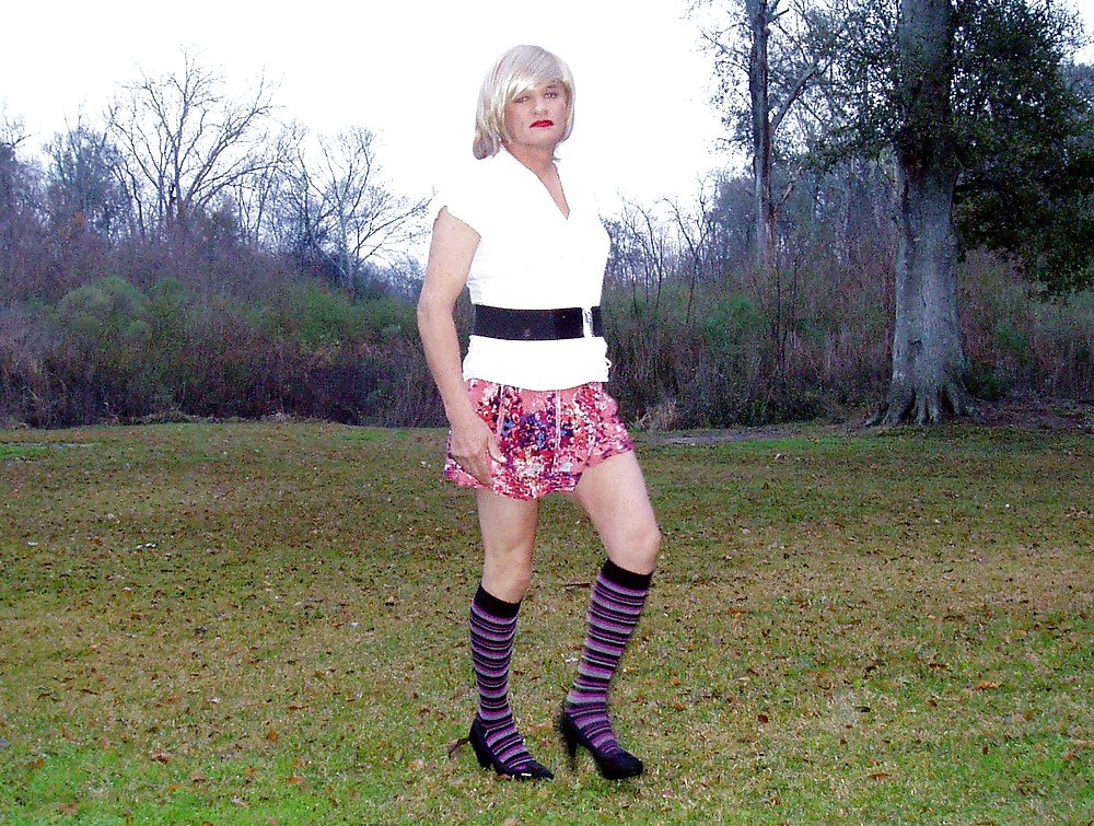 Crossdresser in public   #9003405