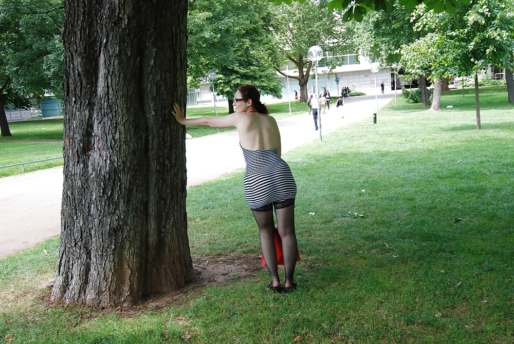 Spaziergang en traje geilem , vestido de puta a pie público
 #594194