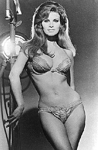 Raquel WELCH #8159940