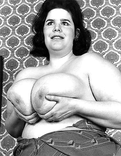 Schöne Vintage-Frauen 27 (große Brüste) #7484411