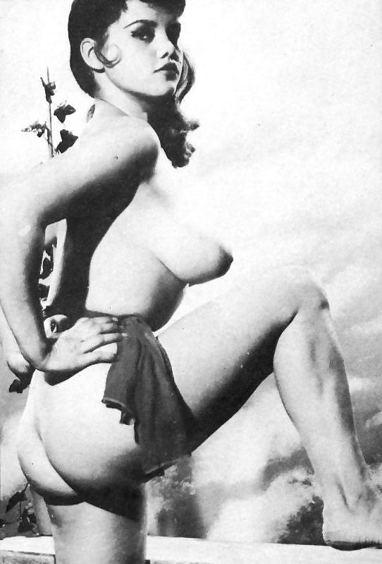 ROSINA REVELLE #9672256