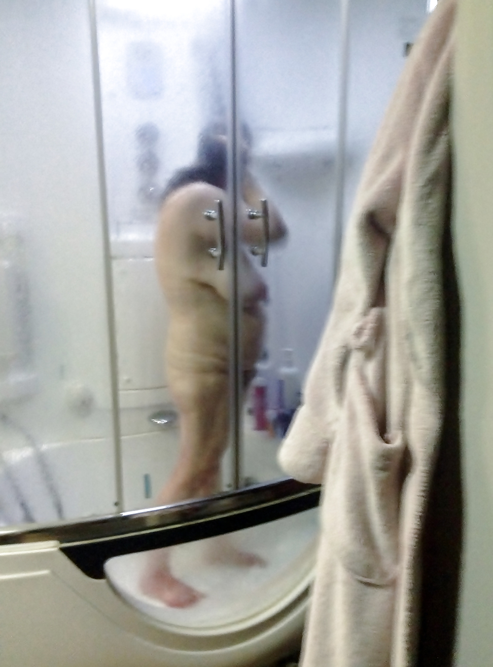 Bilder Von Meinem Sexy Schöne Frau In Der Heißen Wanne Und Dusche #19023035