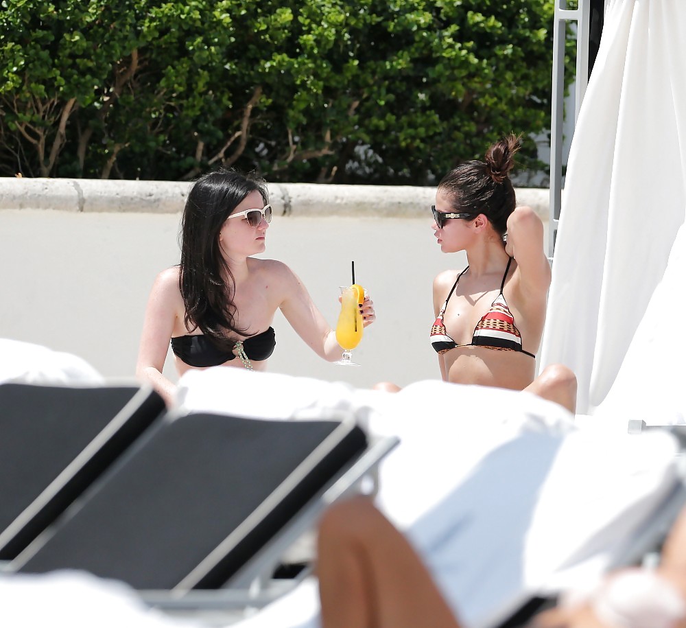 Selena gomez bikini candids in miami 2013
 #19905772