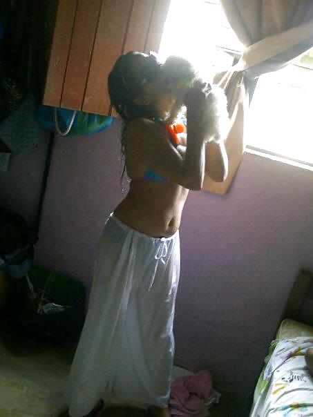 Mujer (amiguitas 20)
 #13108776