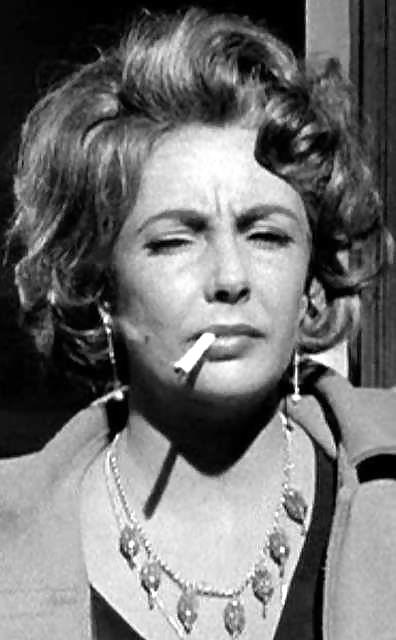 Fatales Fumeuses #14449712