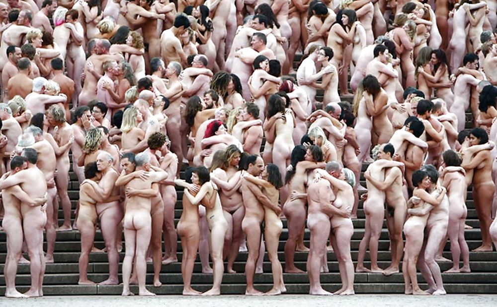 Spencer Tunick - Sydney Opera House #15383877