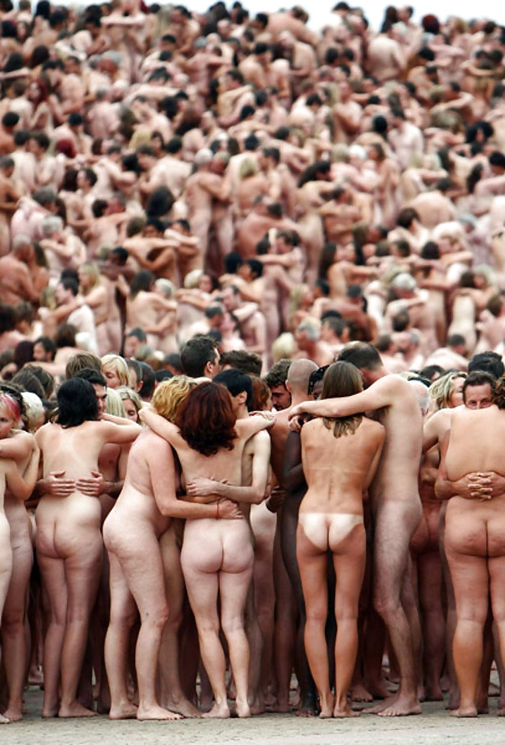 Spencer Tunick - Sydney Opera House #15383893