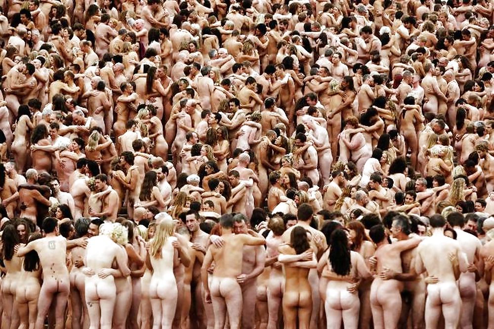 Spencer tunick - sydney opera house
 #15384018