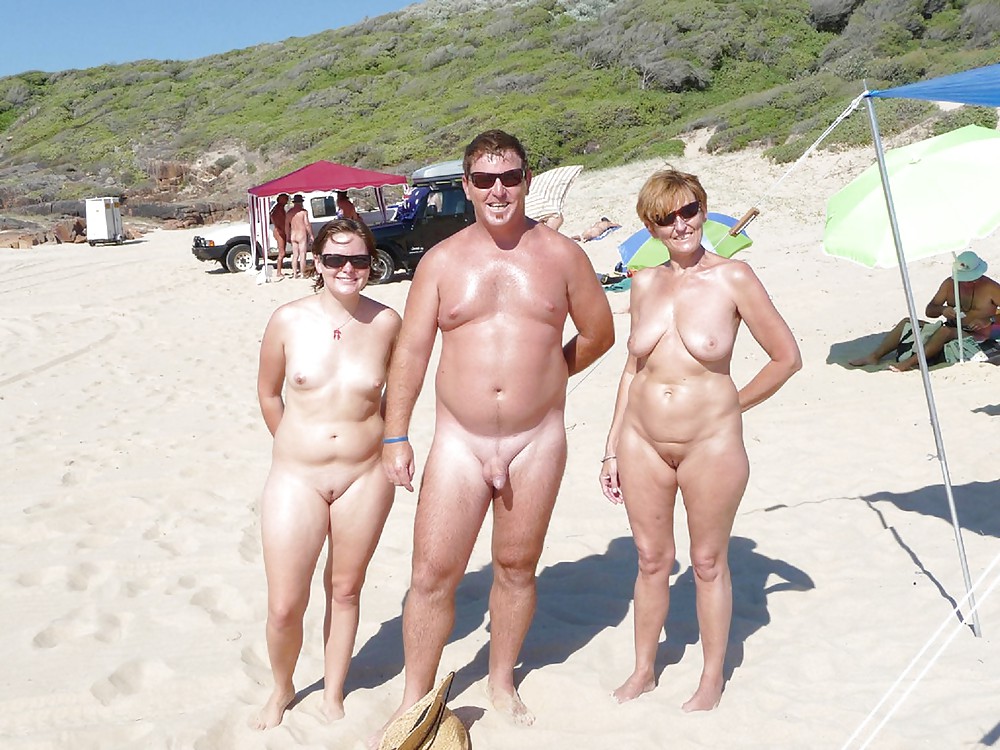 OH I DO LIKE TO BE BESIDE THE SEASIDE! #22178409
