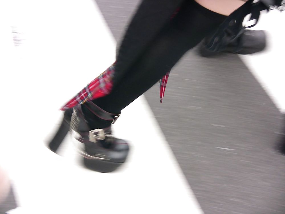 Japanese Candids - Feet on the Street 07 #5892192