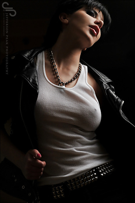Girls in tank tops #9583143