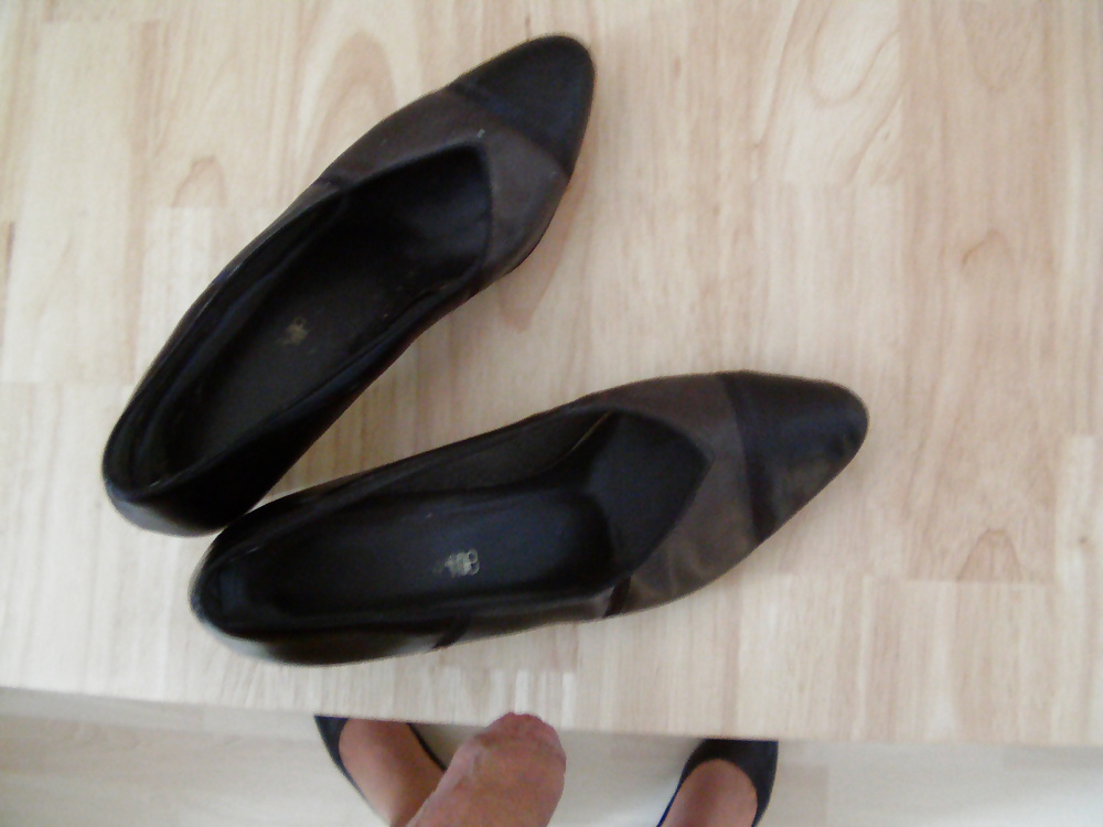 Schuhe der schwiegermutter besamt
 #17237125