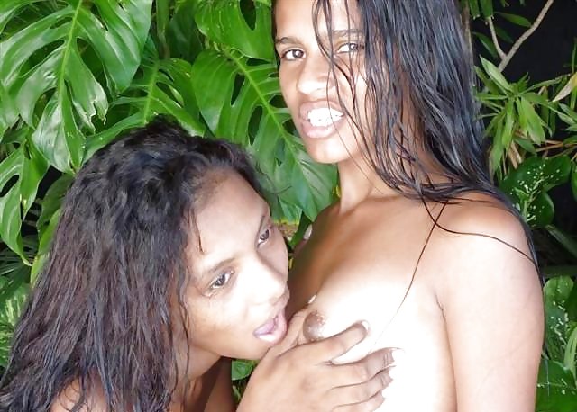 裸のブラジル人ティーンガール
 #9894194