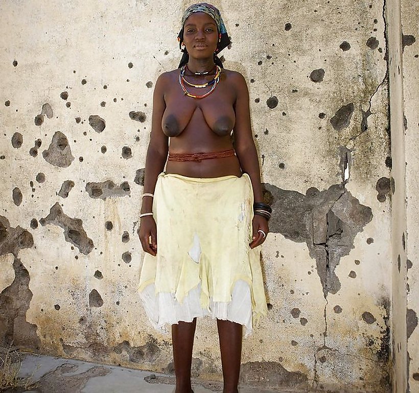 Die Schönheit Afrikas Traditionellen Stammes Mädchen #15967776