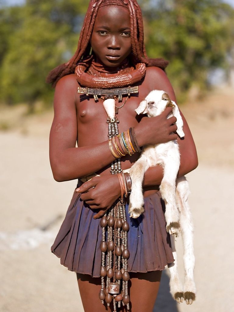 Die Schönheit Afrikas Traditionellen Stammes Mädchen #15967806