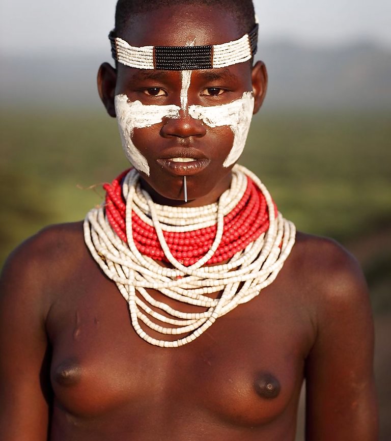 Die Schönheit Afrikas Traditionellen Stammes Mädchen #15967812