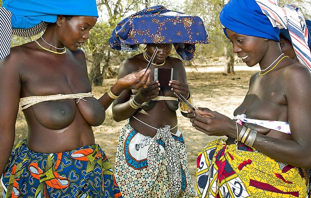 アフリカ伝統部族の少女たちの美しさ
 #15967829