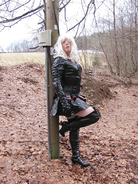 Mel im wald
 #7885444